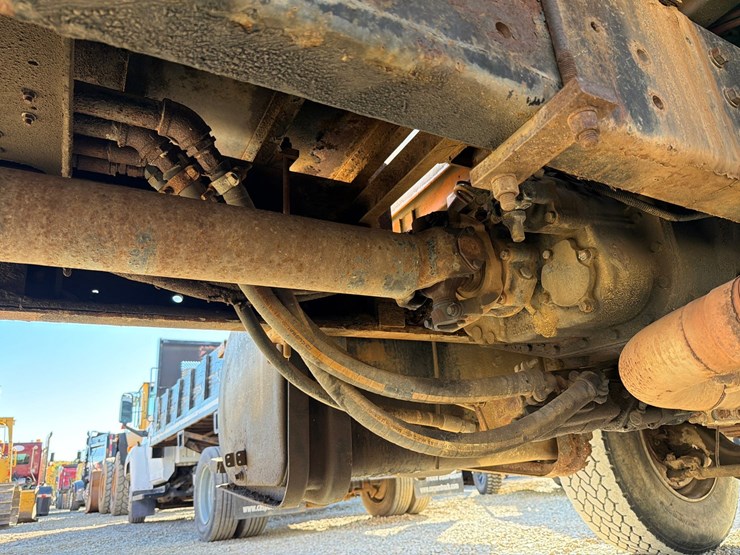 ford-l9000-image-76