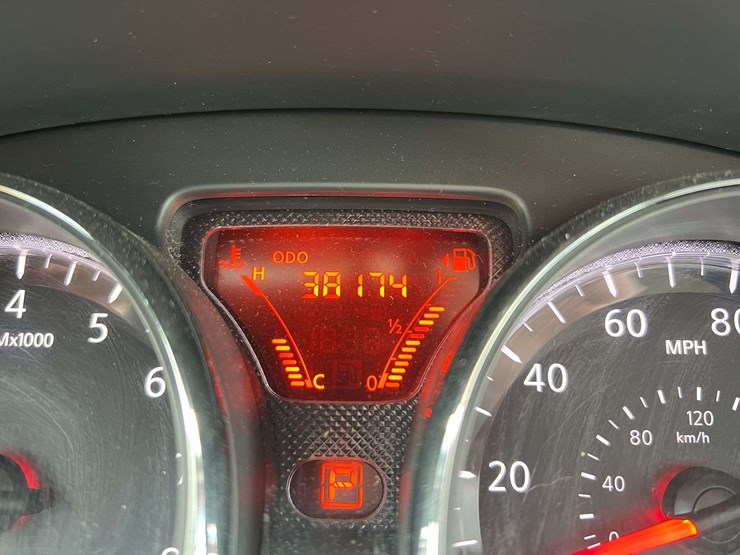 2014-nissan-versa-4-door-sedan-(38,174-miles)-image-28