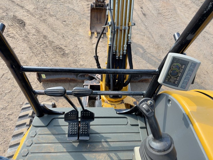 2016-caterpillar-304e2-cr-image-32