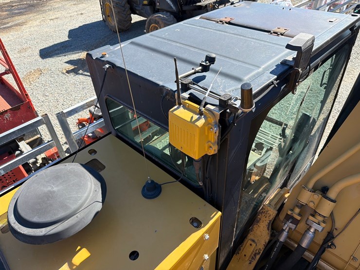 2013-caterpillar-c9-image-47