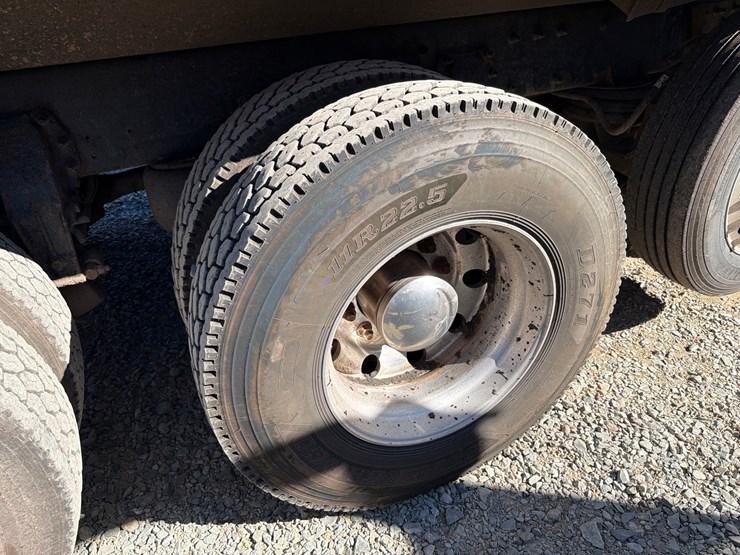 2019-peterbilt-367-image-89