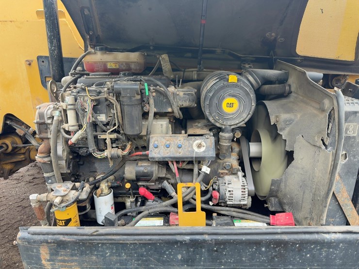 2005-caterpillar-th560b-image-14