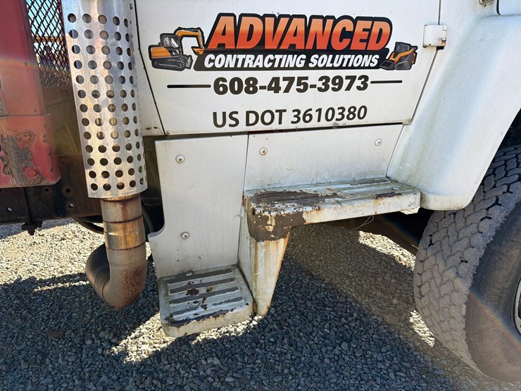 ford-l9000-image-77