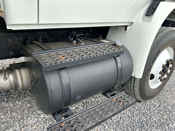 2009-international-durastar-4400-image-27