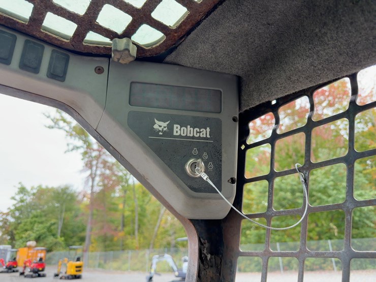 2006-bobcat-s300-image-17