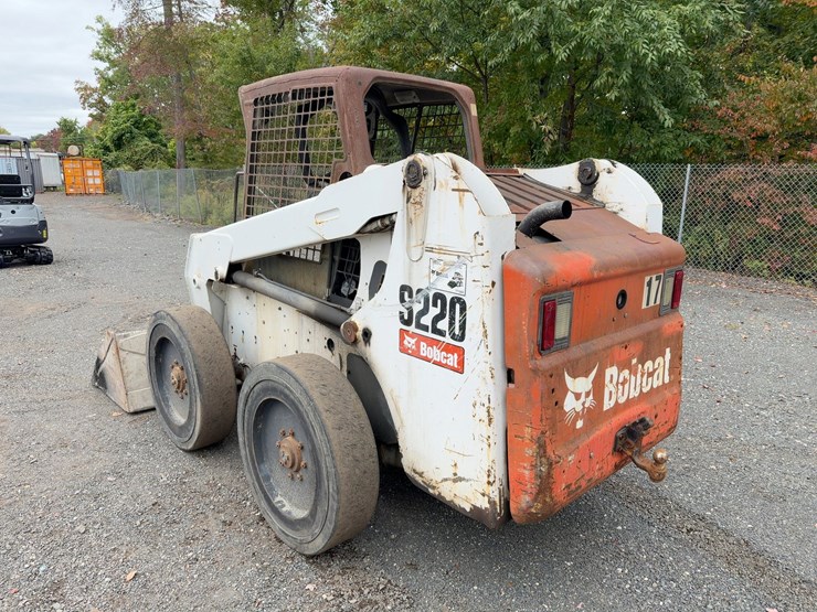 2009-bobcat-s220-image-3