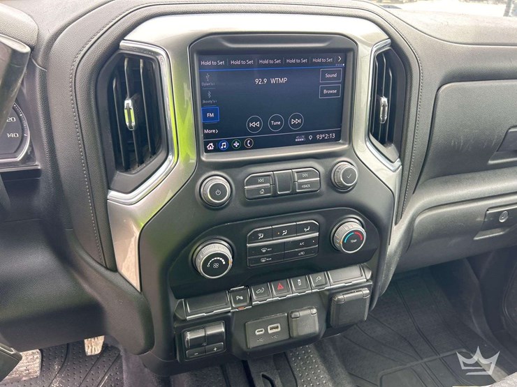 2022-chevrolet-silverado-2500-image-18