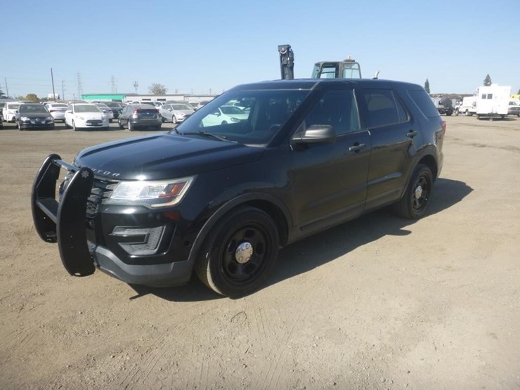 2016-ford-explorer-image-1
