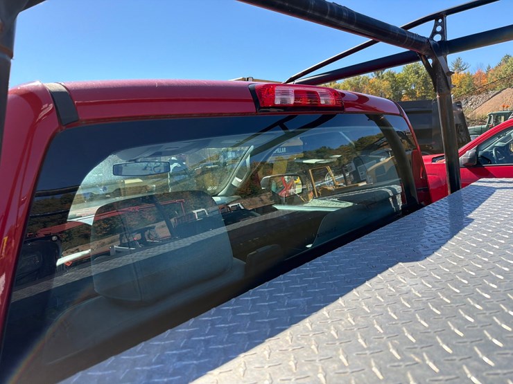 2015-chevrolet-silverado-1500-image-18