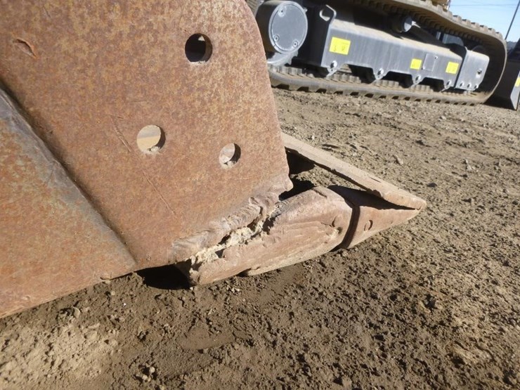 caterpillar-36-image-7