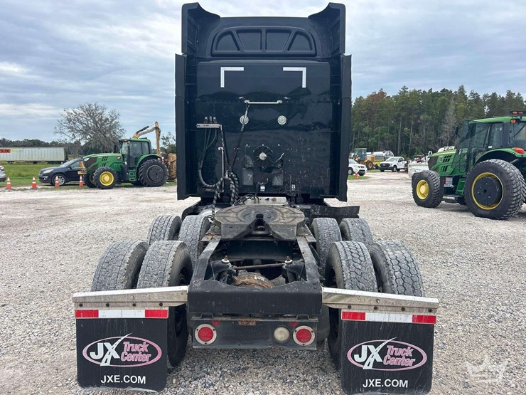 2016-peterbilt-579-image-25