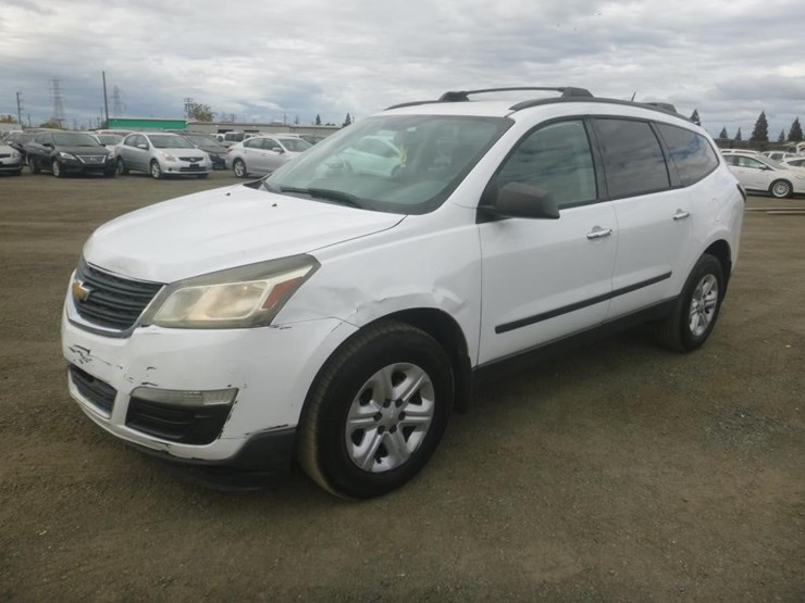 2017-chevrolet-traverse-image-1