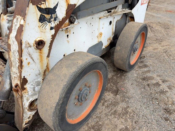 2006-bobcat-s300-image-14