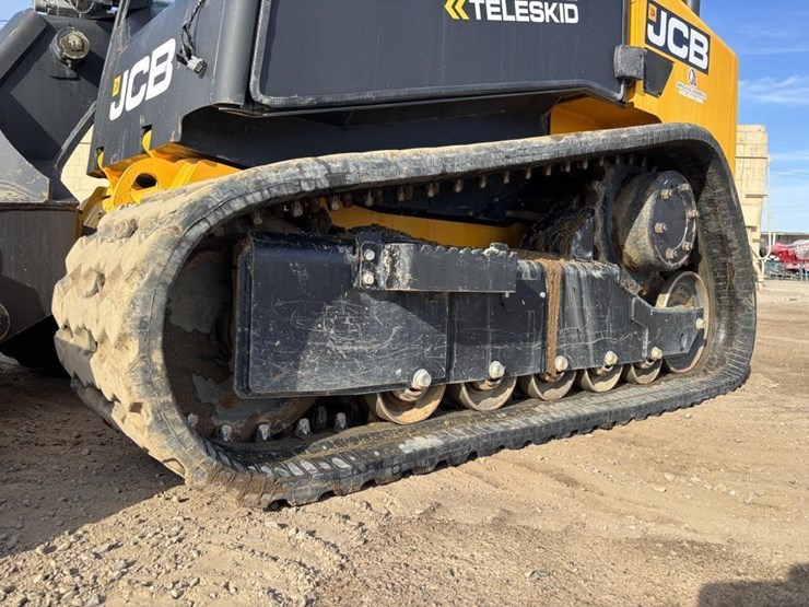 2021-jcb-3ts-8t-image-17