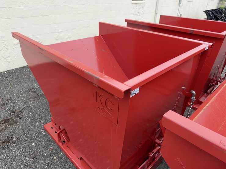 2-yard-self-dumping-hopper-image-2