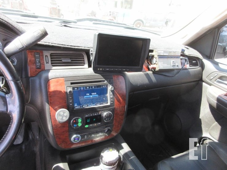 2008-chevrolet-3500-image-9