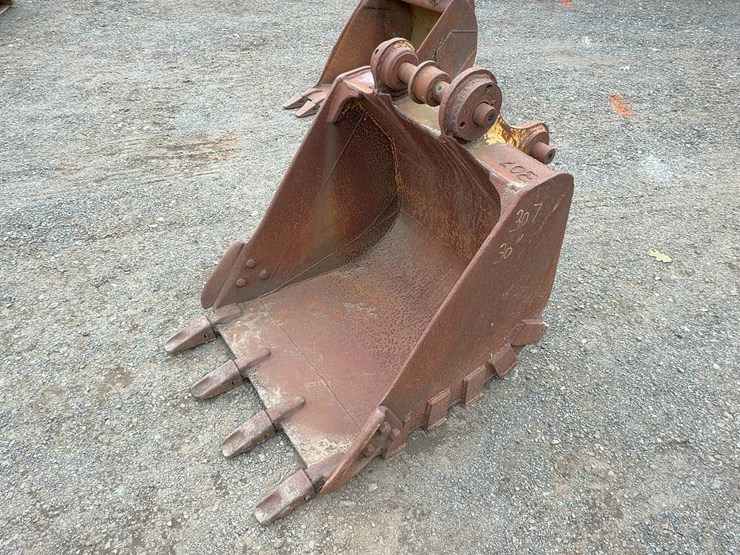 caterpillar-30-image-1