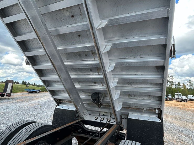 2009-international-durastar-4400-image-14