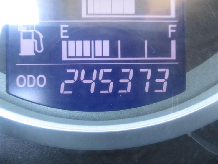 2012-hino-268-image-33