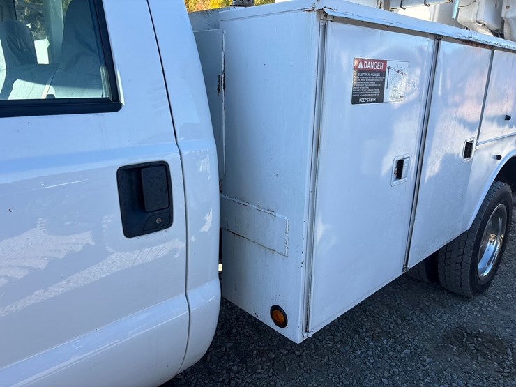 2008-ford-f550-image-14