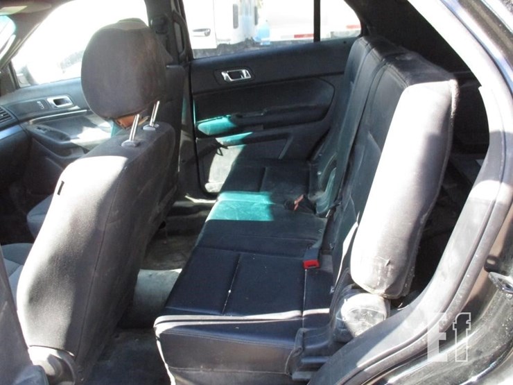 2015-ford-explorer-image-8