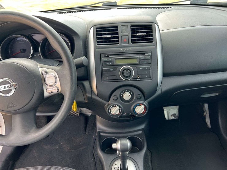 2014-nissan-versa-4-door-sedan-(38,174-miles)-image-13