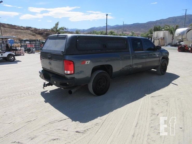 2008-chevrolet-3500-image-3