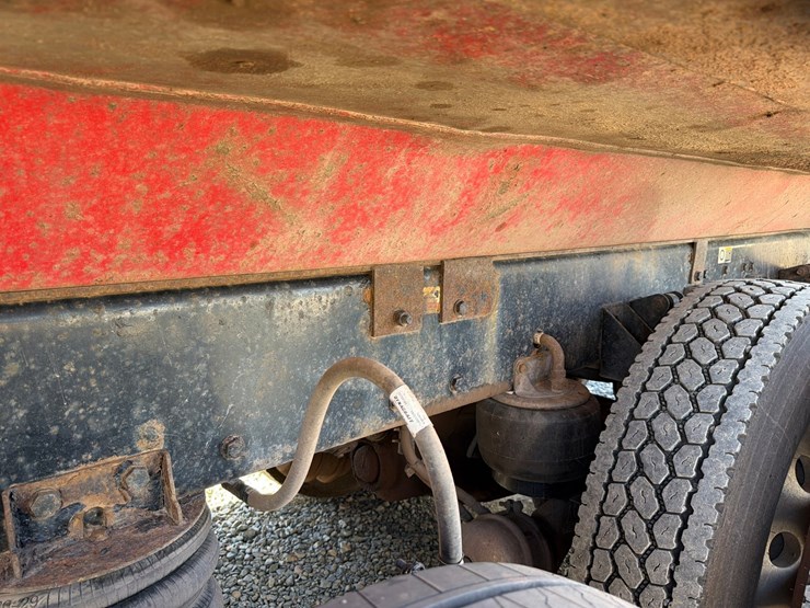 2016-kenworth-t880-image-21
