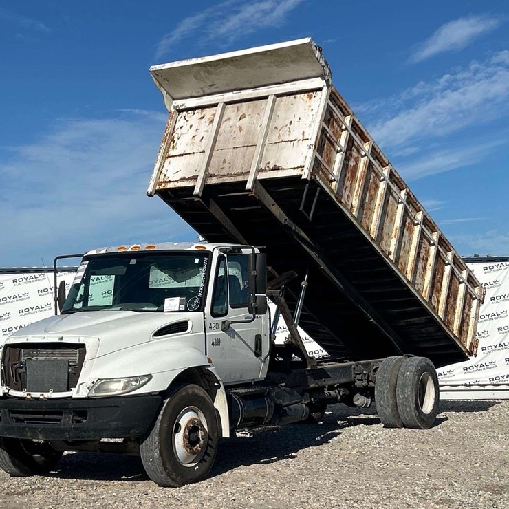 2006 INTERNATIONAL DURASTAR 4300