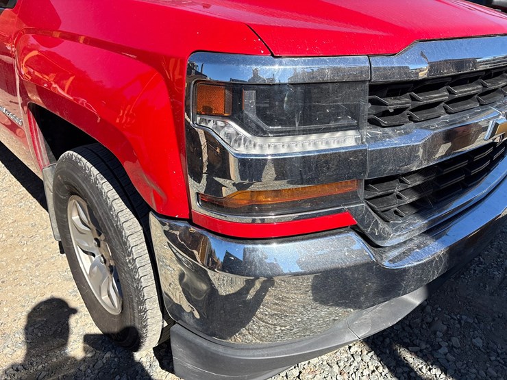 2018-chevrolet-silverado-1500-image-25