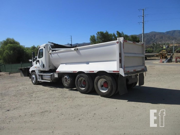 2013-freightliner-cascadia-125-image-4