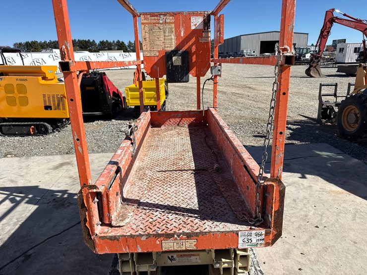 2017-jlg-1932r-image-13