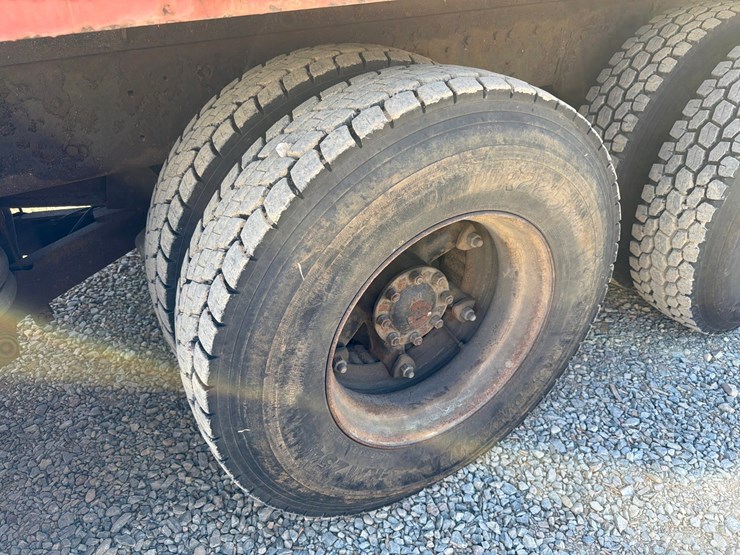 ford-l9000-image-119