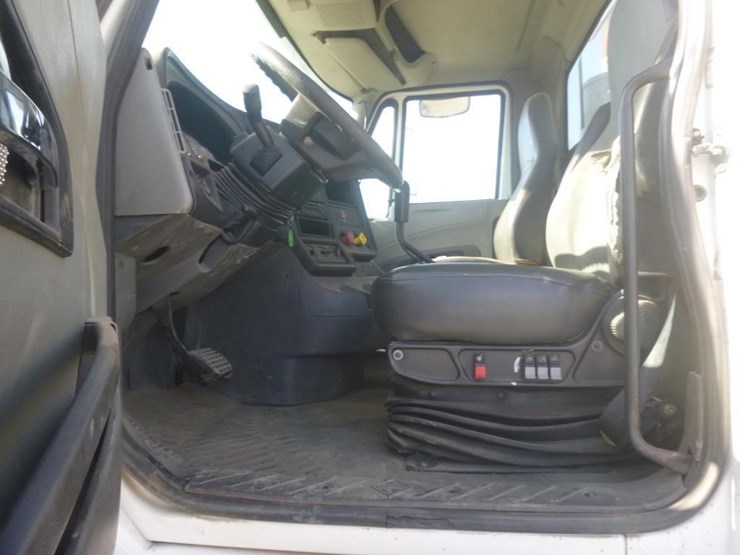 2012-international-prostar-image-11