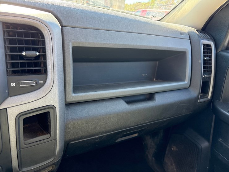 2019-ram-1500-classic-image-57