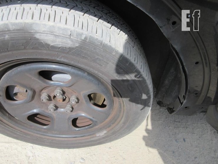 2015-ford-explorer-image-18