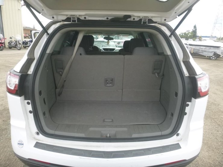2017-chevrolet-traverse-image-11