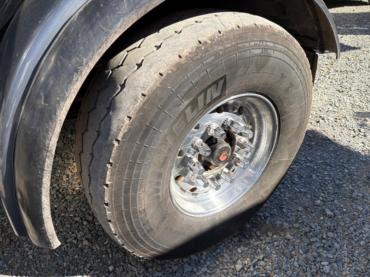 2019-peterbilt-367-image-92