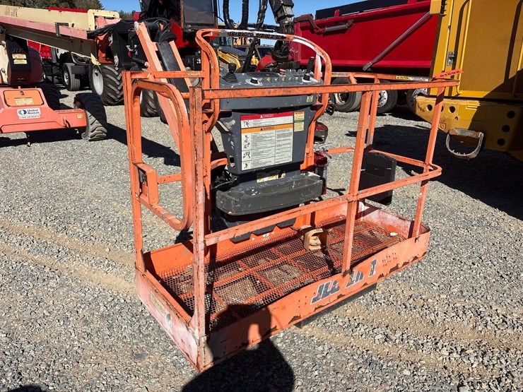 2013-jlg-m600jp-image-38