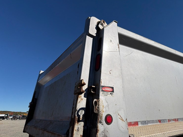 2018-western-star-4700-image-32