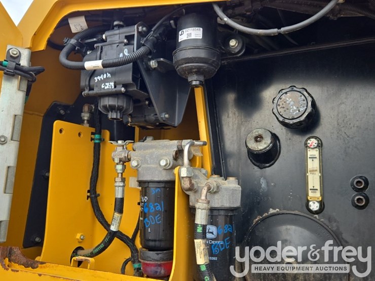 2021-deere-750l-lgp-image-41