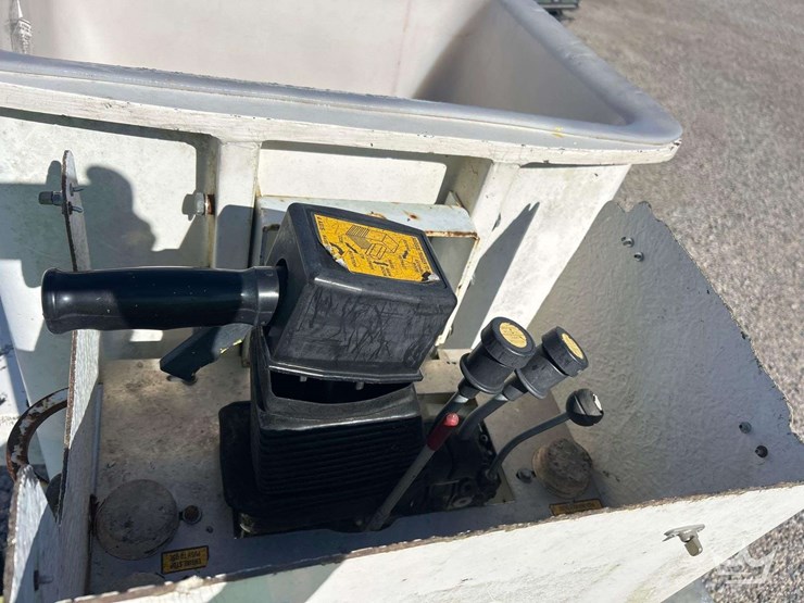 2016-ford-f550-image-14