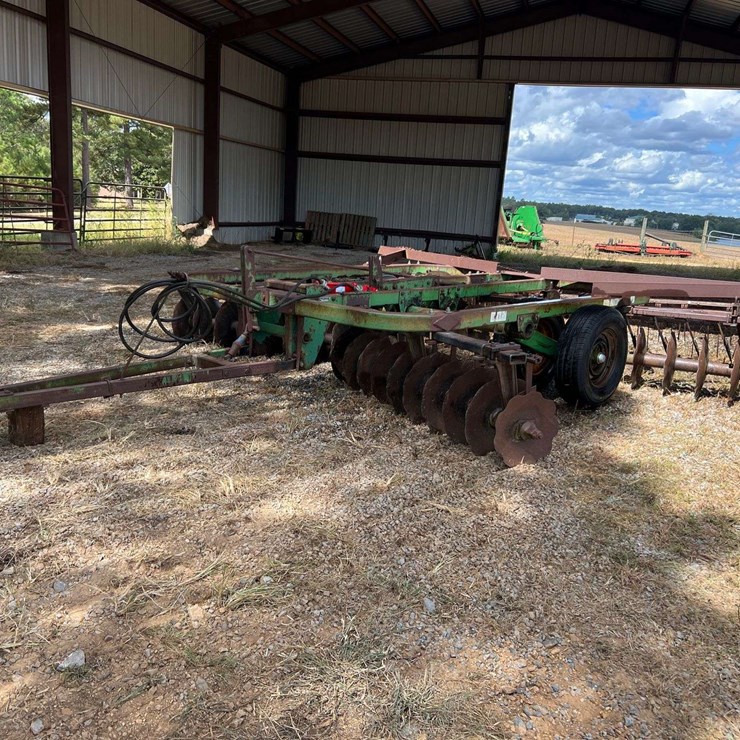 JOHN DEERE 210