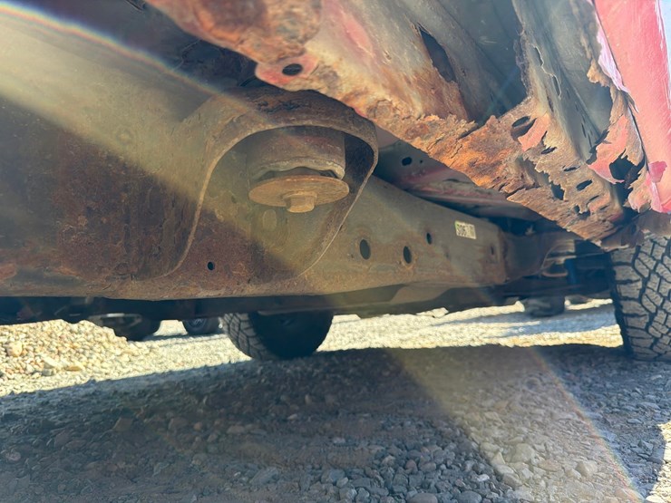 2015-chevrolet-silverado-1500-image-40