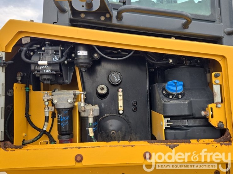 2021-deere-750l-lgp-image-38