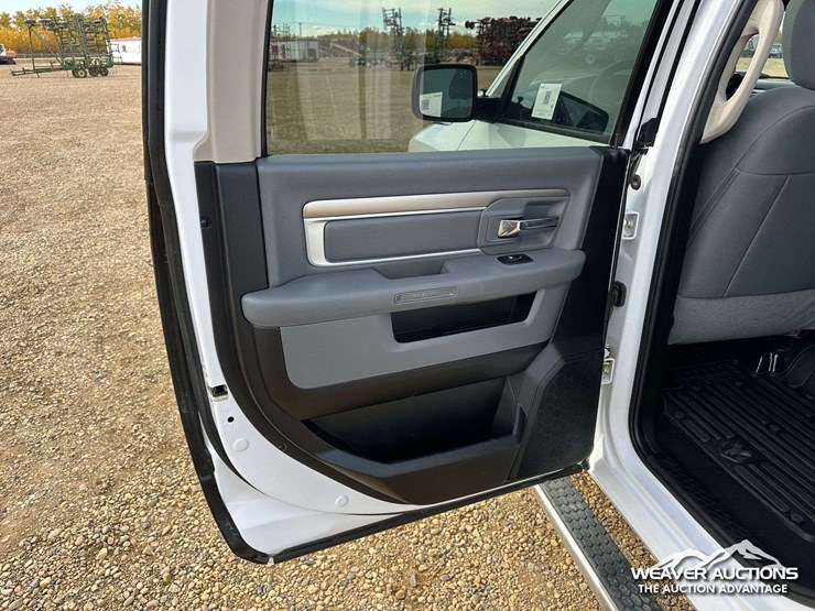 2018-dodge-ram-2500-image-27