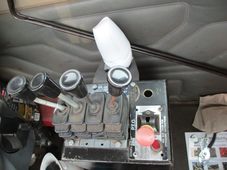 2012-freightliner-cascadia-113-image-9