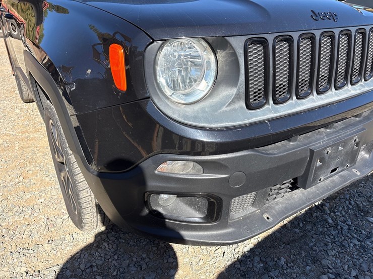 2016-jeep-renegade-image-21