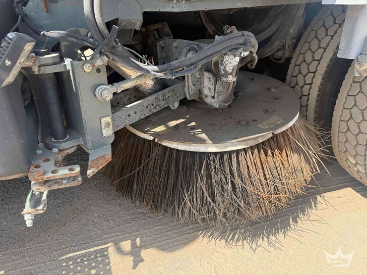 2018-elgin-broom-bear-image-10
