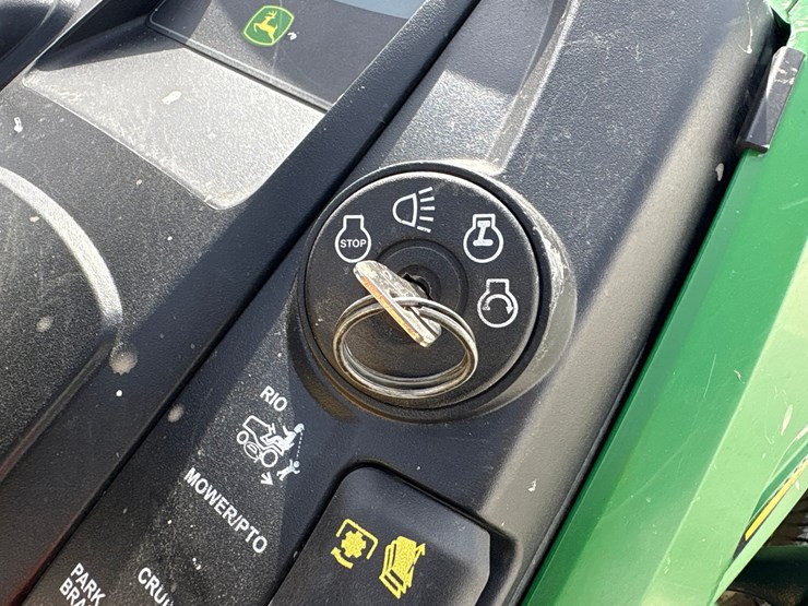 john-deere-x300-image-14